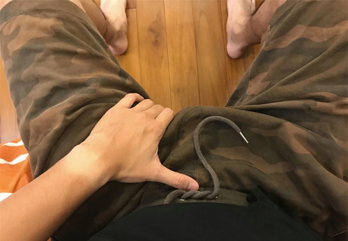 Be-trai-11-tuoi-phai-cat-bo-tinh-hoan-vi-bo-qua-cam-giac-nay-suot-1-tuan-bac-si-xoan-900-do-khong-kip-cuu-2