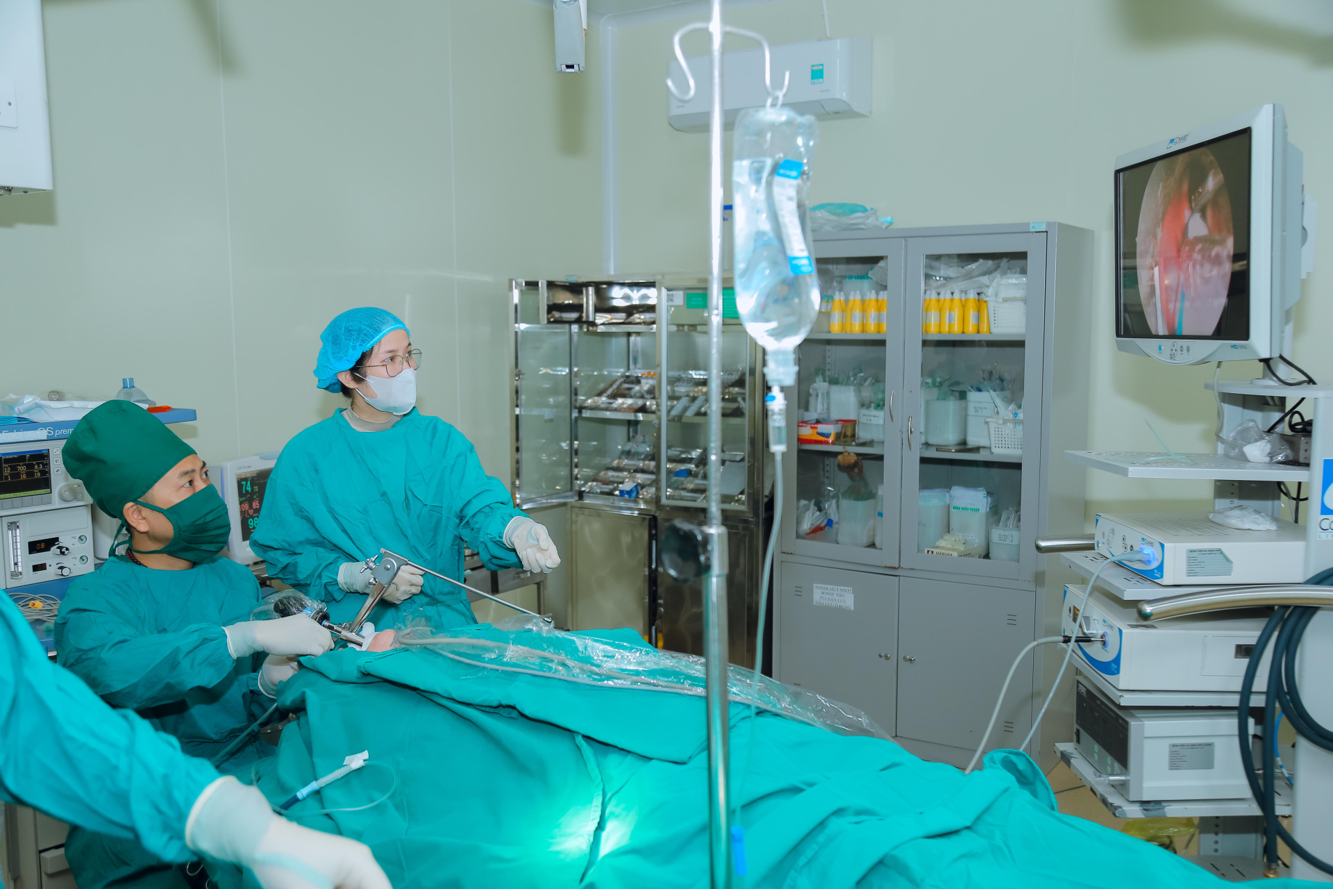 Bệnh nhân 54 khàn tiếng điều trị tại Hà Lan nhưng không khỏi: Tìm gặp bác sĩ của BV Đức Giang và xuất viện sau 3 ngày