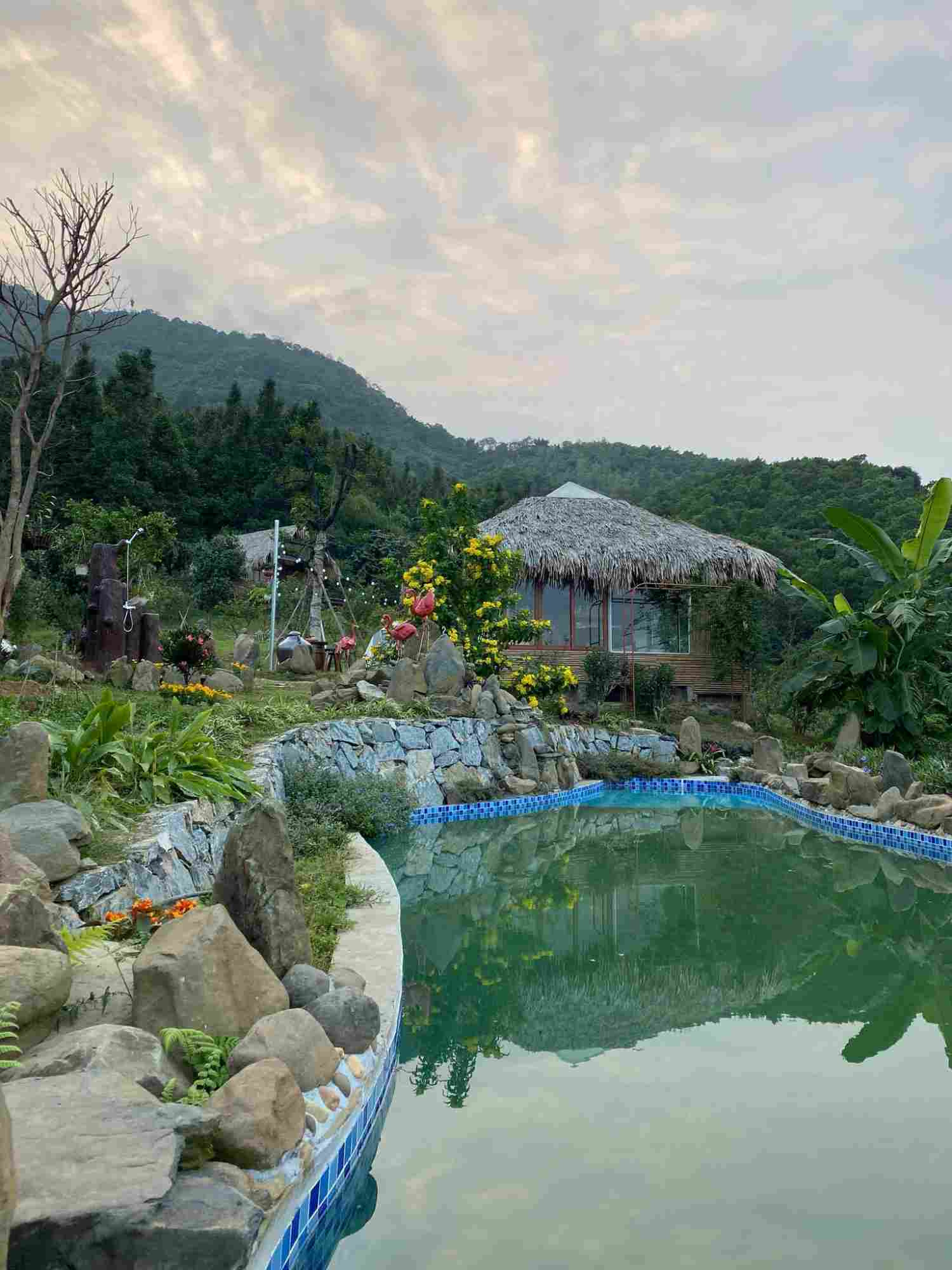 Cơ ngơi 10.000m2 của “ông hoàng nhạc đỏ” lẻ bóng ở tuổi U60