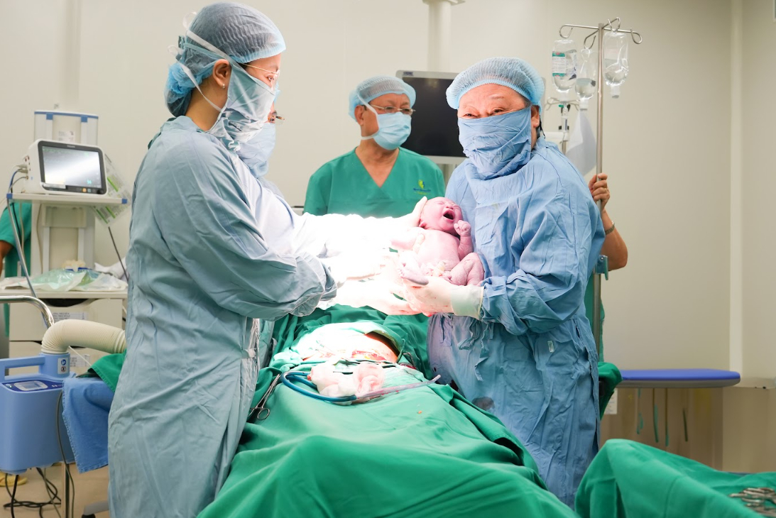 Lần đầu tiên tại Việt Nam: “Em bé US-HIFU” vừa chào đời khỏe mạnh