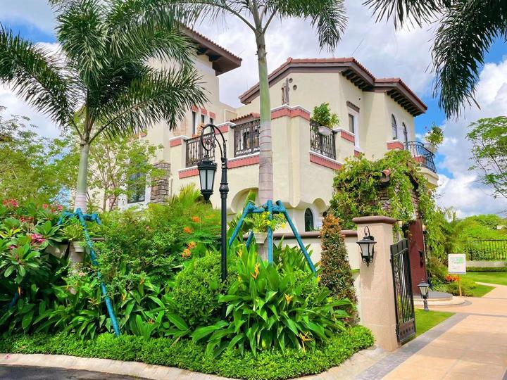 Không gồng mình ở thành phố, cặp vợ chồng 60 tuổi bán nhà 30 tỷ đồng về quê dưỡng già: nuôi mèo, trồng rau, nghĩ thôi đã thấy an nhàn