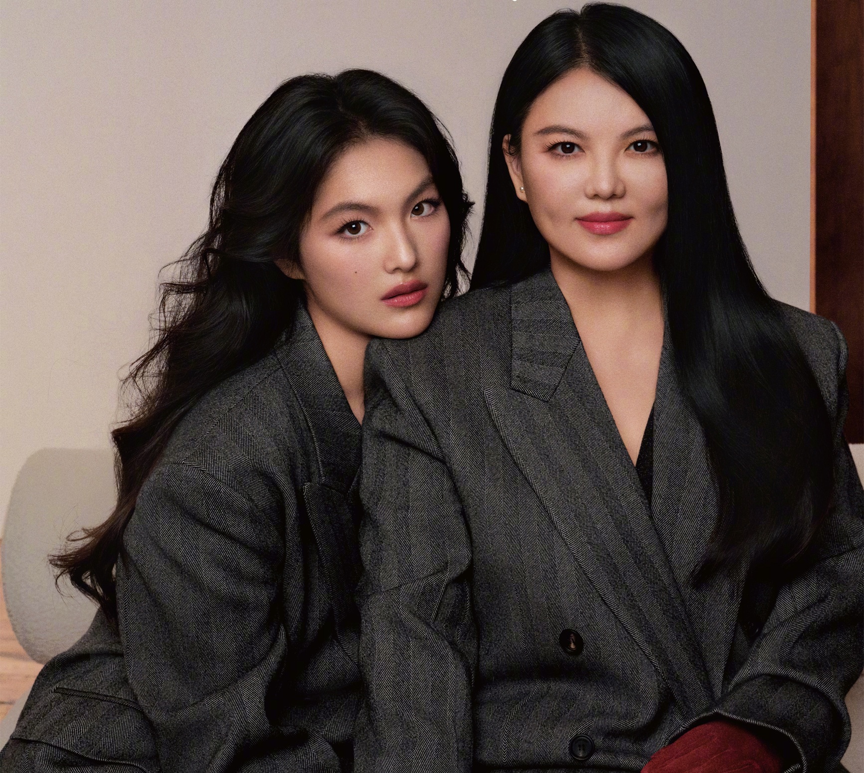 MC giàu nhất showbiz sở hữu khối tài sản 188 nghìn tỷ đồng và hơn 70 căn nhà: Cho con học trường hoàng gia, tặng Rolls-Royce từ năm 15 tuổi