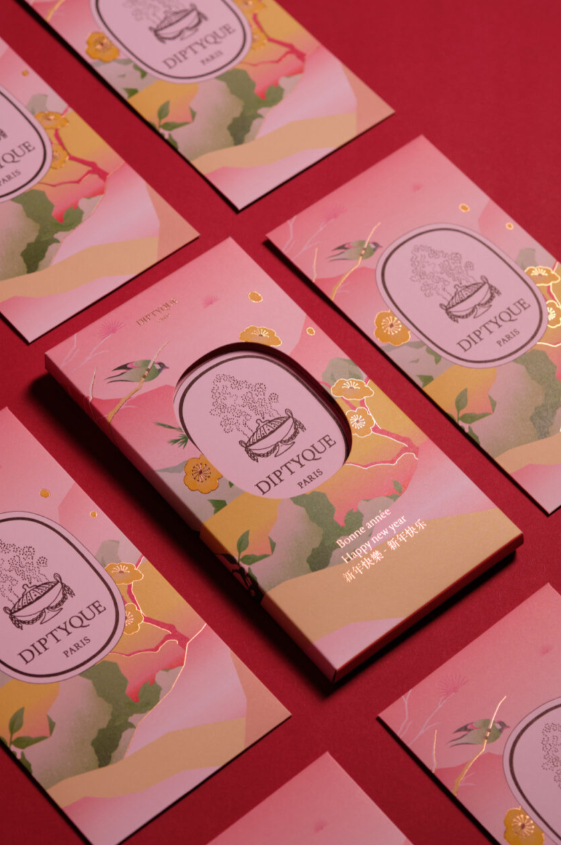 Những bao lì xì thể hiện sự xa xỉ của các ông lớn ngành thời trang: CHOPARD, RIMOWA,... đỏ như son, nhìn LOEWE mới thật sự bất ngờ