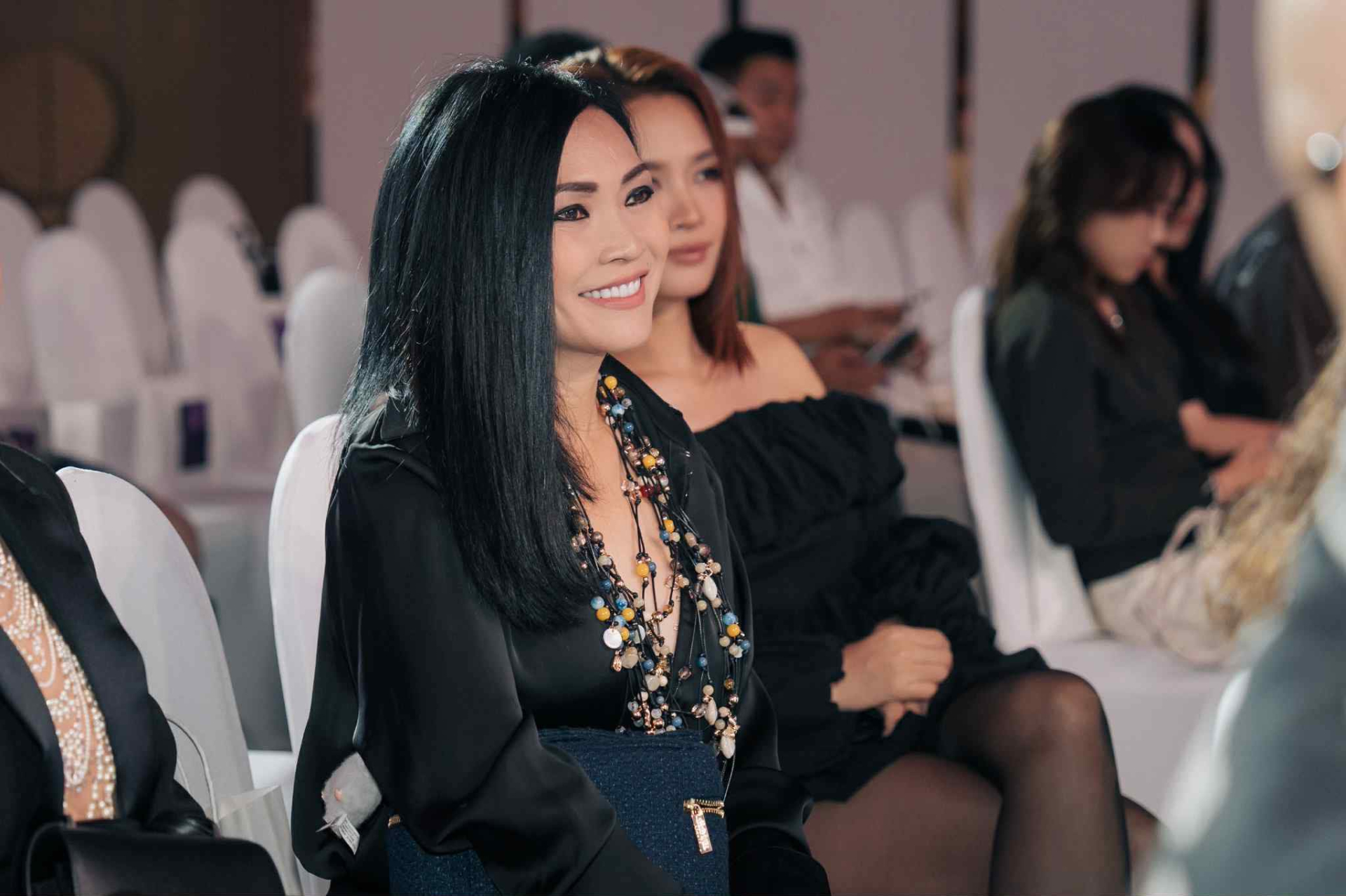 Nữ nghệ sĩ U55 là mẹ đơn thân gần 20 năm, từng là biểu tượng nhạc Việt đình đám, cát-sê 1 hợp đồng quảng cáo đến 200 cây vàng 