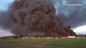 Cháy lớn thiêu rụi hơn 3.500 ô tô ở Mỹ