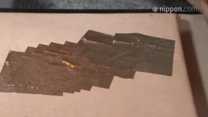 Công nghệ làm vàng lá mỏng đến khó tin của nghệ nhân Nhật Bản