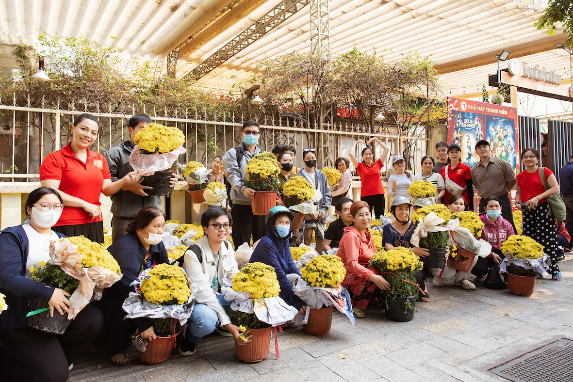 Đông đảo khán giả đến ủng hộ chương trình 