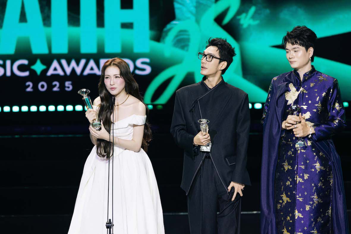 Hoà Minzy thắng áp đảo với 7 giải thưởng Làn sóng xanh 2025