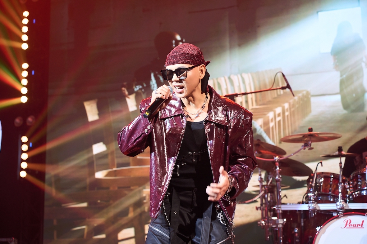 Phan Đinh Tùng đầy năng lượng với nhiều dự án mới 