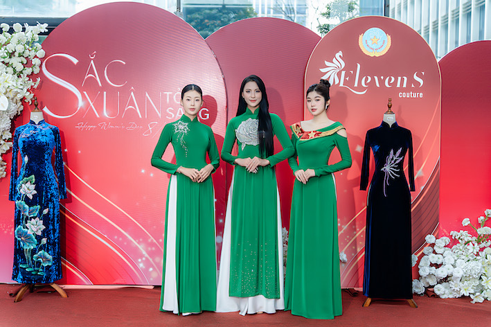 Bộ sưu tập áo dài Hương thời gian của NTK Trần Phương Hoa