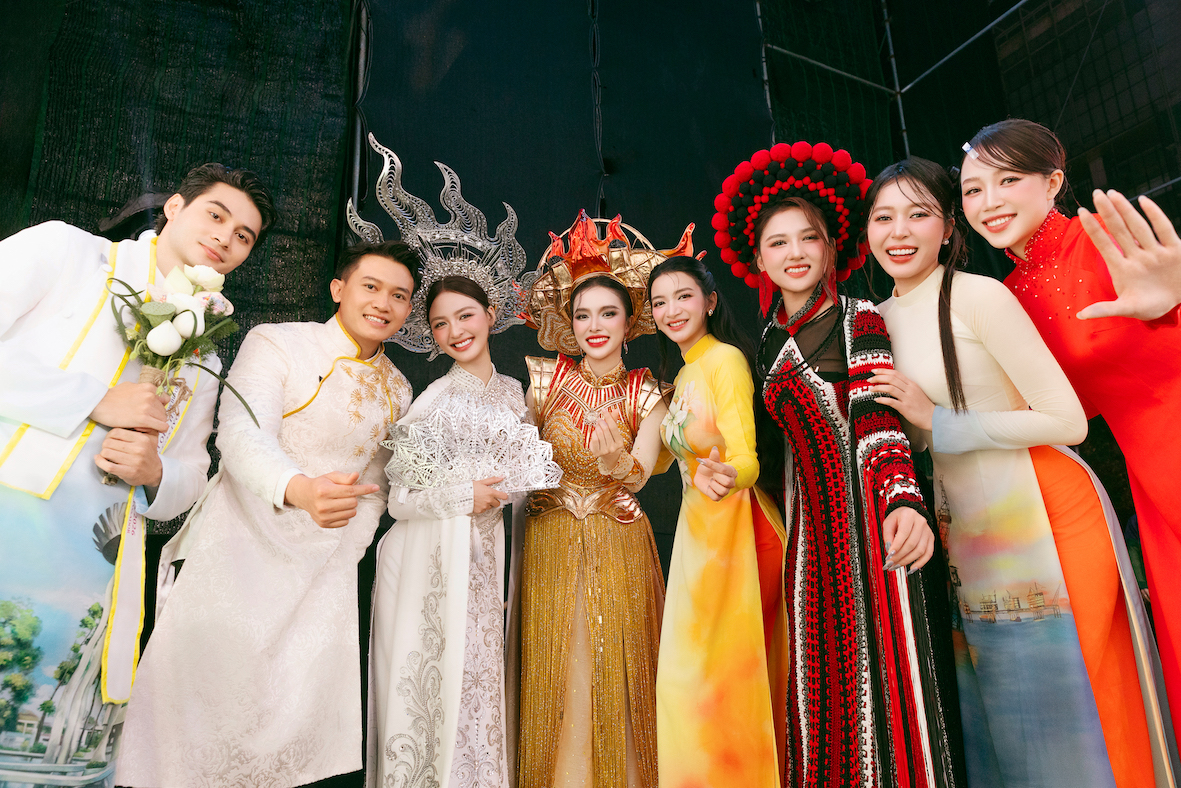 Hoa hậu khoe sắc trong tà áo dài kể chuyện nghề tơ tằm Việt