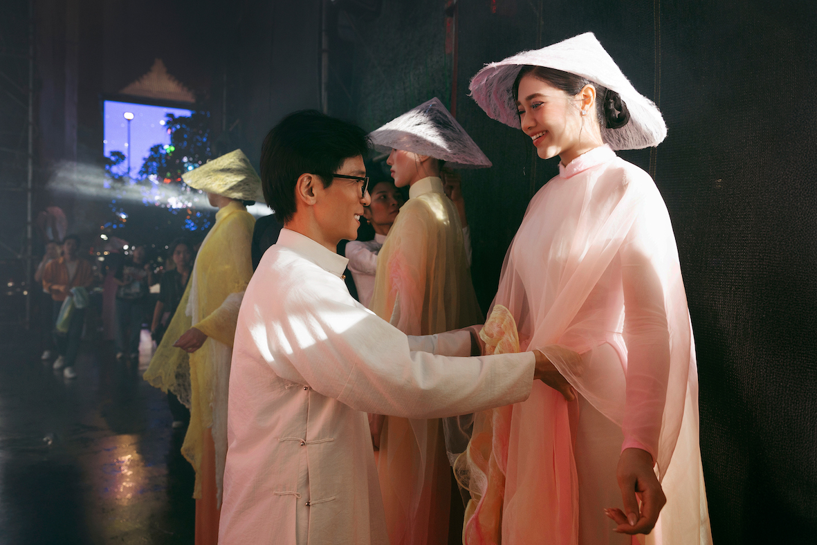 NTK Trung Đinh với hành trình 15 năm với áo dài truyền thống