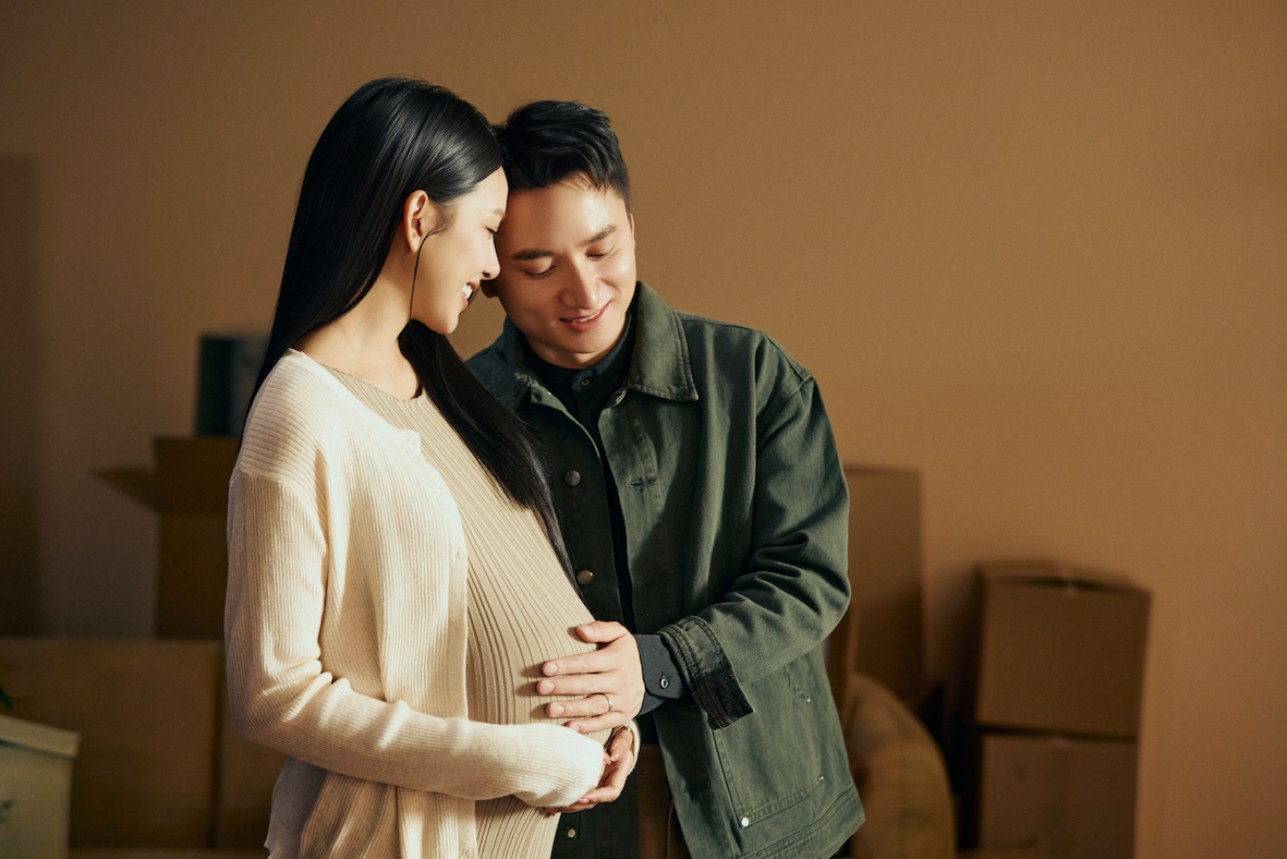 Phan Mạnh Quỳnh cùng vợ diễn xuất trong MV mới phát hành