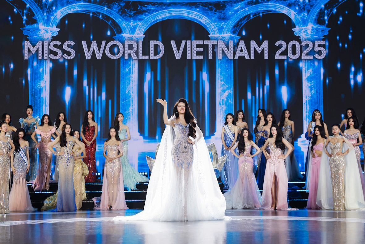 Tân hoa hậu được đánh giá cao ngay từ những phần thi ban đầu