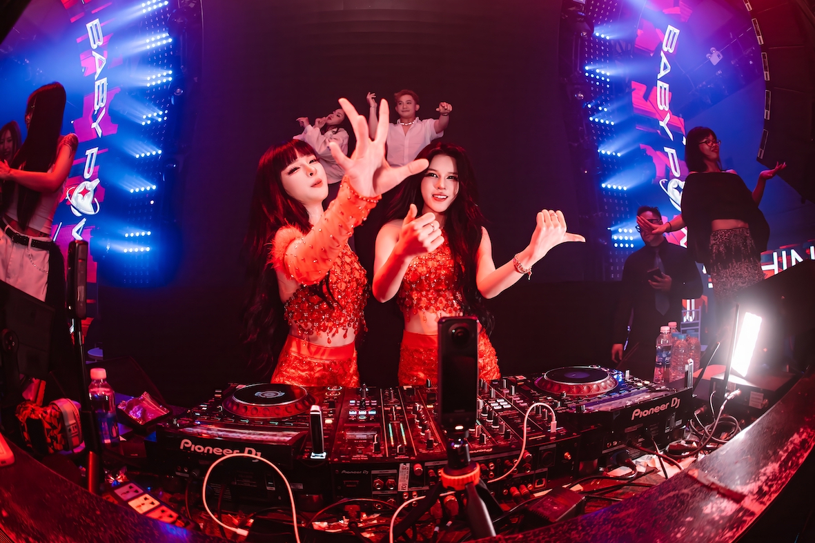 Nhóm DJ Baby Power gồm hai chị em ruột 