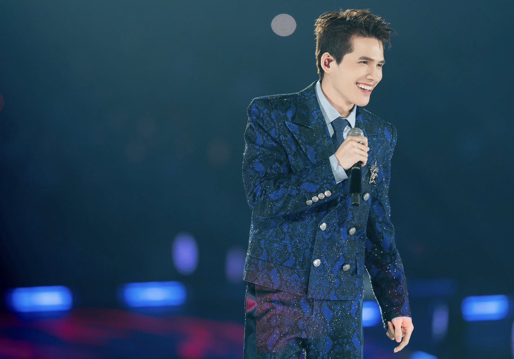 Quốc Thiên một trong những giọng hát có nội lực live tốt trên sân khấu hiện nay