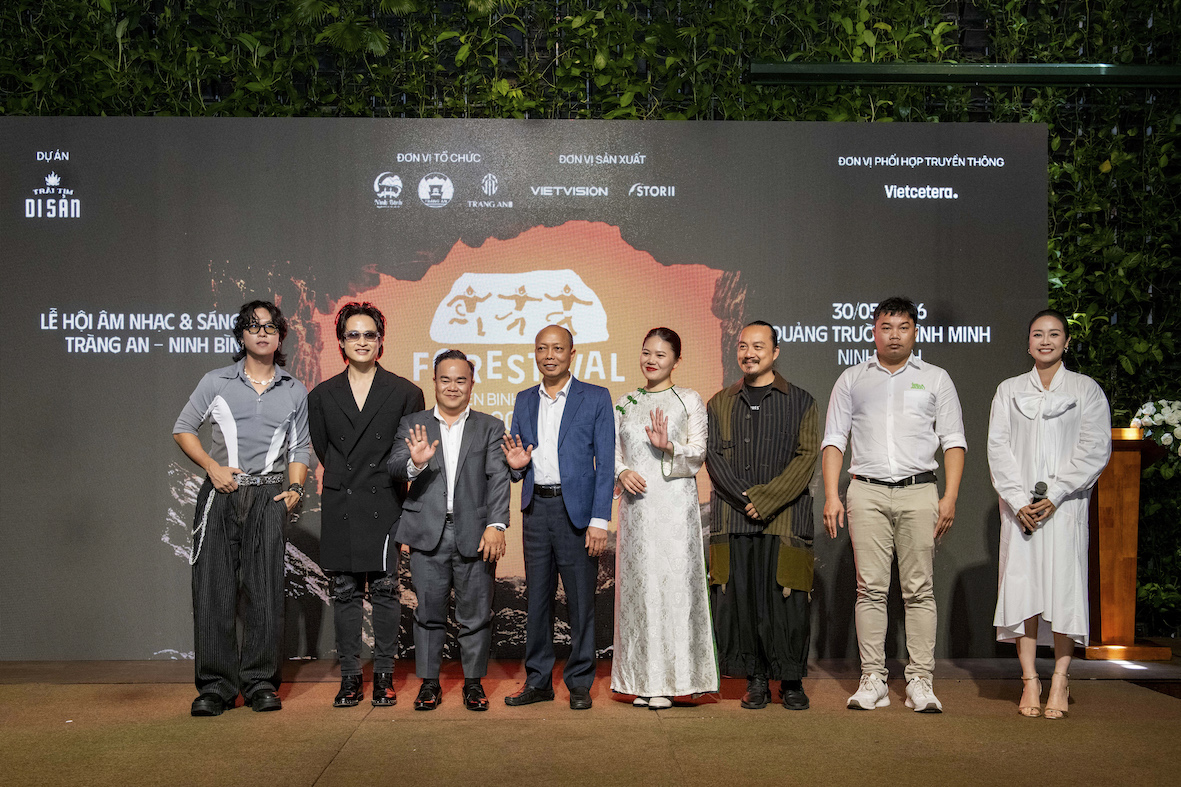 Các thành viên Ban tổ chức và các nghệ sĩ tại buổi họp công bố lễ hội “FORESTIVAL” 2026