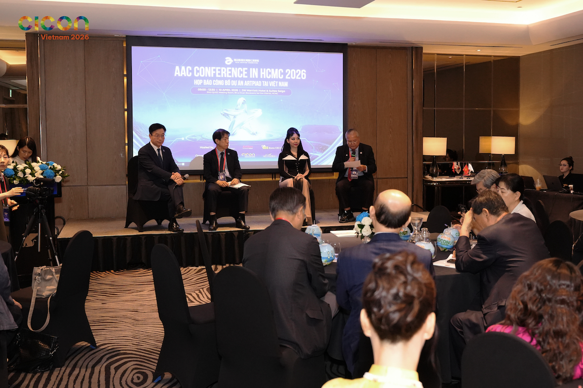 Các đại biểu chia sẻ về dự án nghệ thuật Châu Á tại Việt Nam