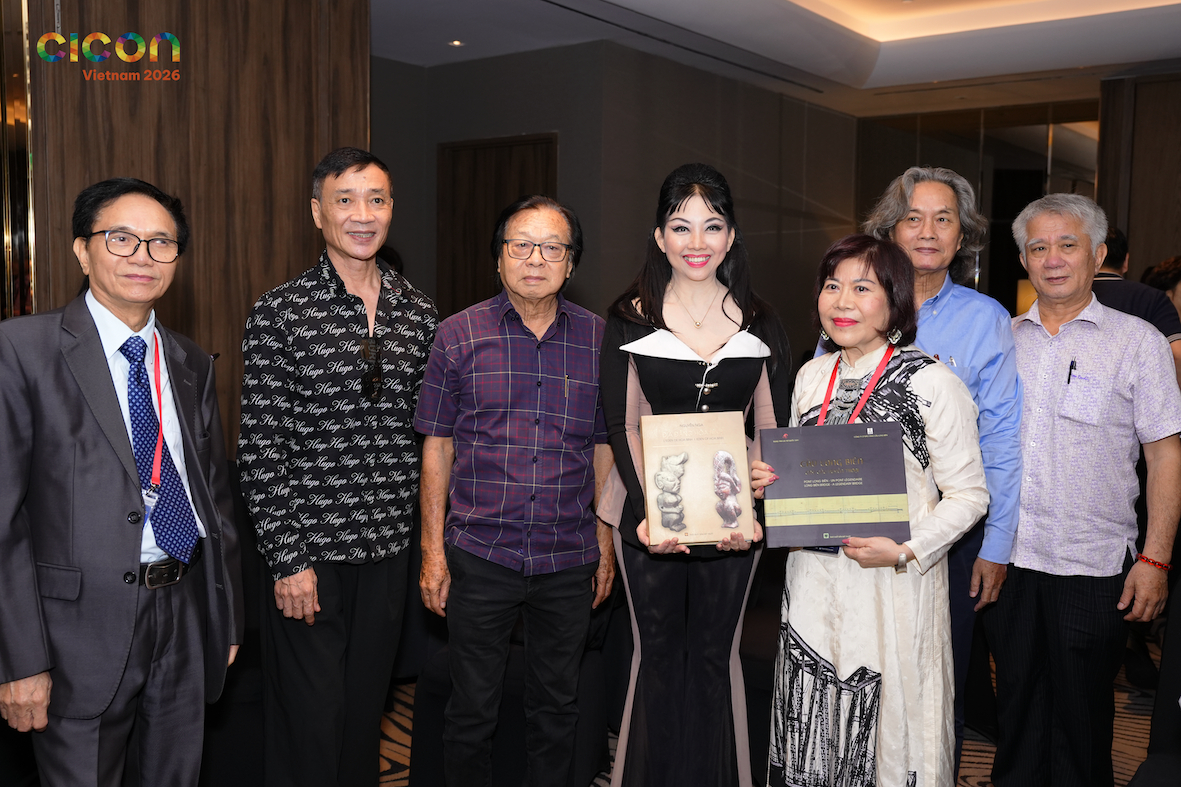 Các nghệ sĩ, học giả tham dự đã đưa ra nhiều ý kiến rất sát với tình hình thực tế tại Hàn Quốc và Việt Nam