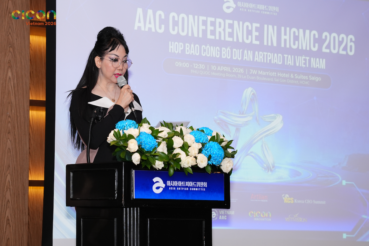 TS-NTK Quỳnh Paris phát biểu tại hội nghị