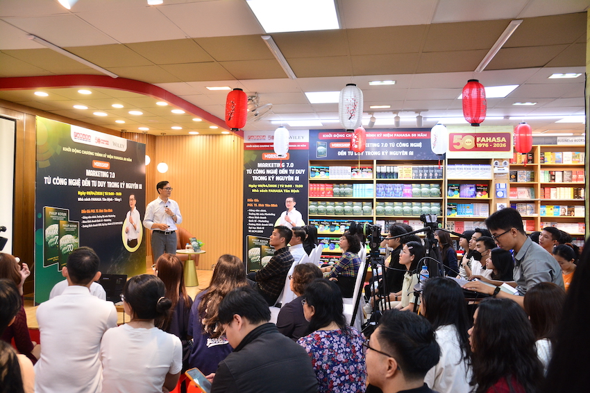 Nhiều bạn đọc đã đặt những câu hỏi mở ra nhiều góc nhìn liên quan đến nội dung tập sách 