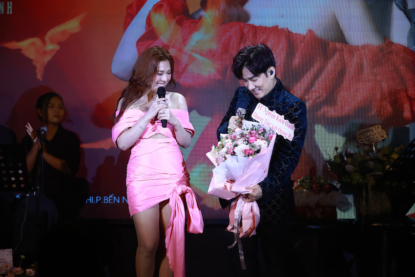 Ca sic Quang Hà đến ủng hộ người em đồng nghiệp