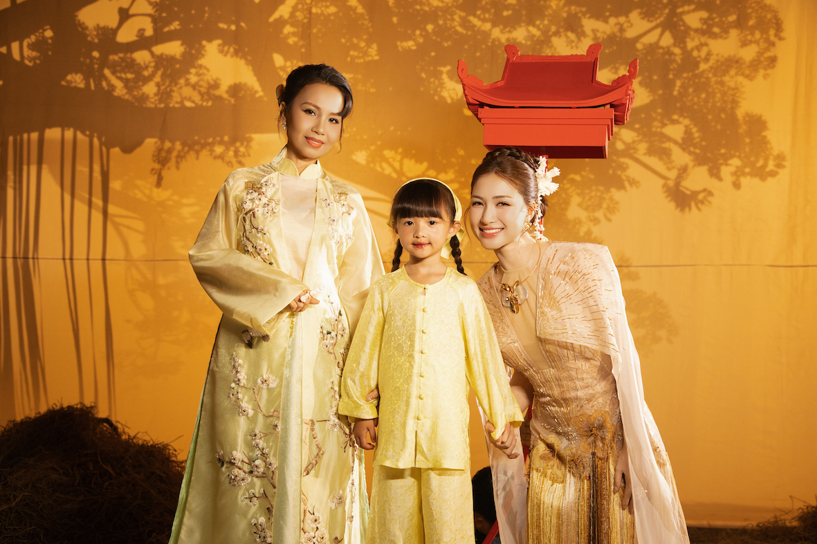 Ca sĩ Cẩm Ly -Hoà Minzy cùng bé Winnie  tham gia biểu diễn trong MV 