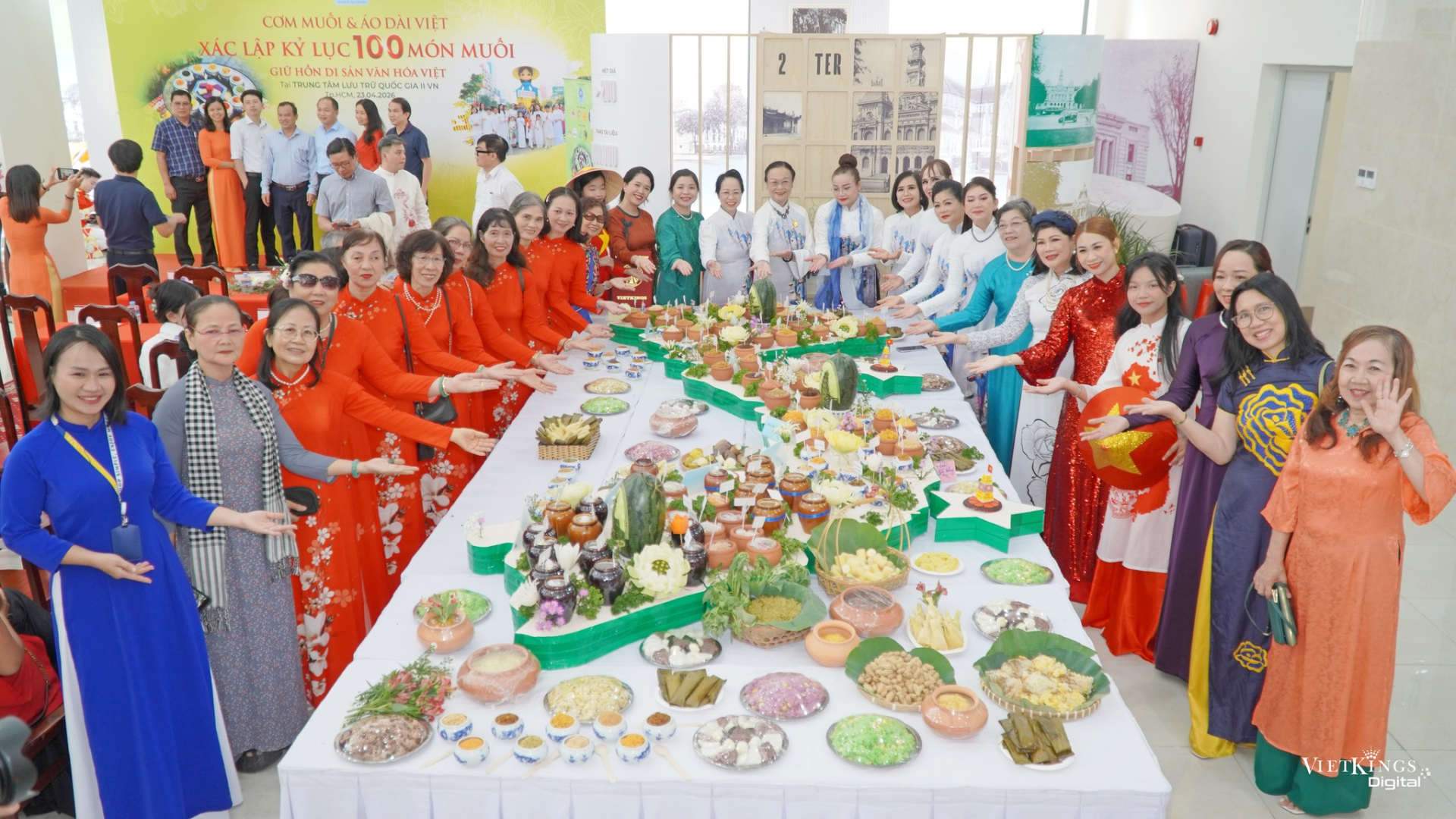 Bàn tiệc đậm dấu ấn văn hoá Việt