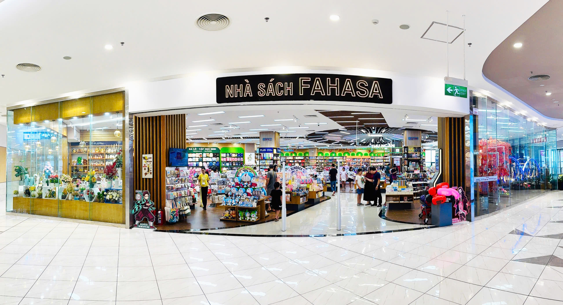 Các nhà sách FAHASA với diện tích lớn tại các trung tâm thương mại hiện đại