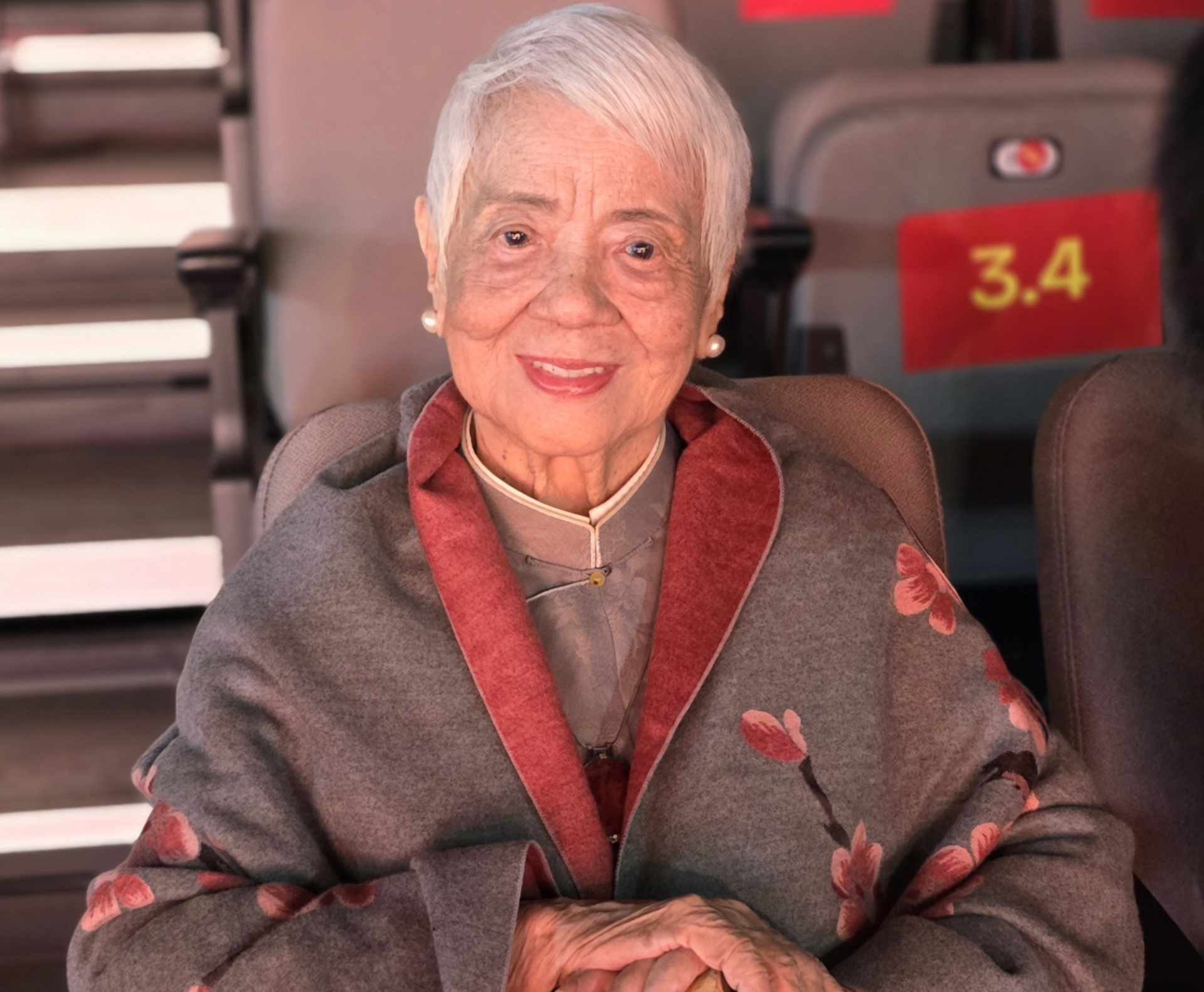 Bà Xuân Phượng -Nữ đạo diễn và nhà văn nổi tiếng với nhiều tác phẩm được vinh danh 