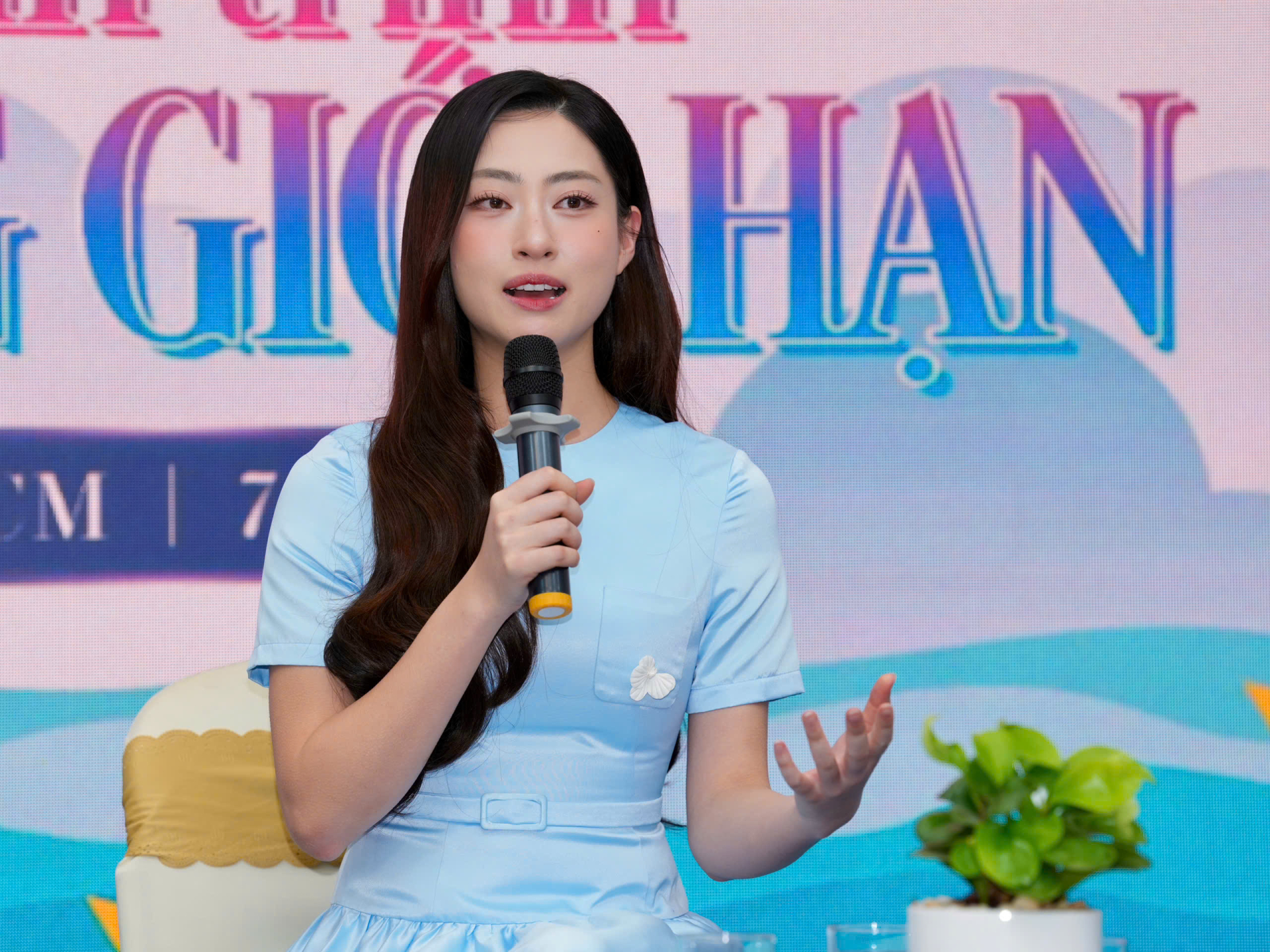 Hoa hậu Lương Thuỳ Linh đồng hành với vai trò ban giám khảo