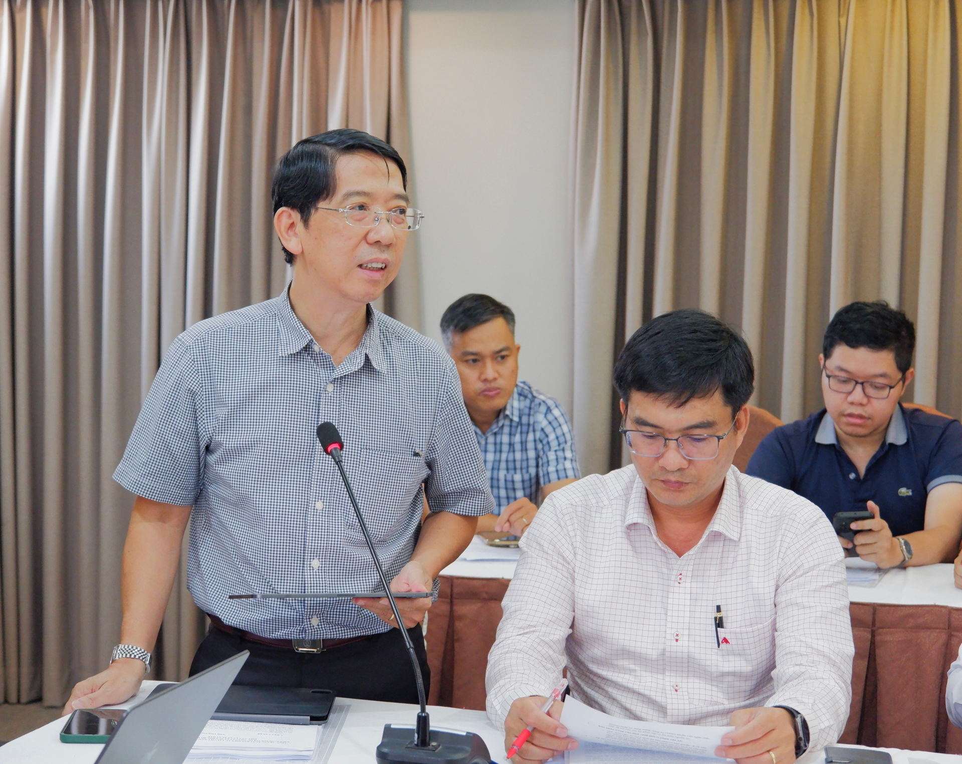 Ông Nguyễn Thành Lợi, Giám đốc, Tổng biên tập Nhà XB Tổng hợp TPHCM phát biểu