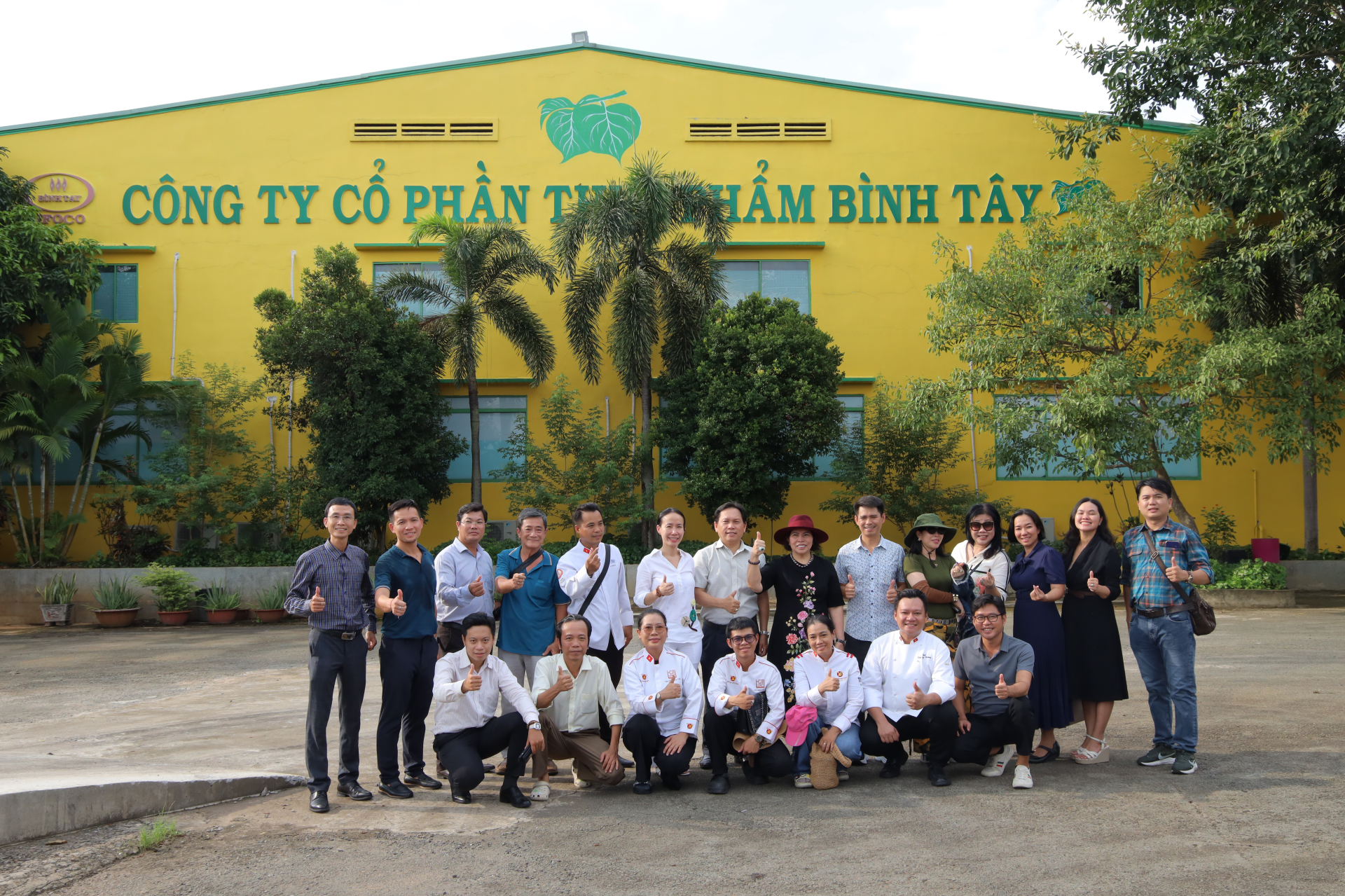 Các đại biểu đến tham quan nhà máy tại Trảng Bom- Đồng Nai