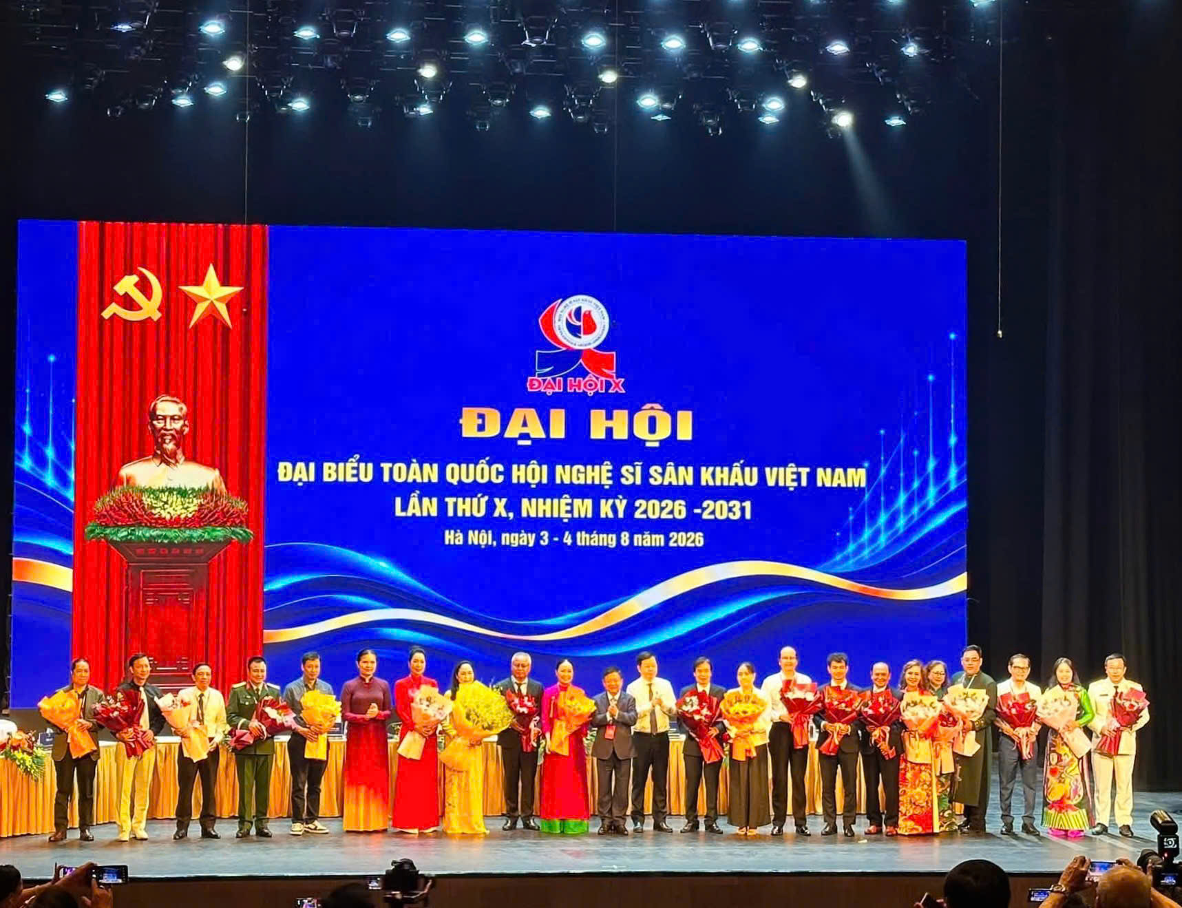 Nữ nghệ sĩ cũng nhắn nhủ các chị em đừng tự tạo áp lực phải trở nên hoàn hảo