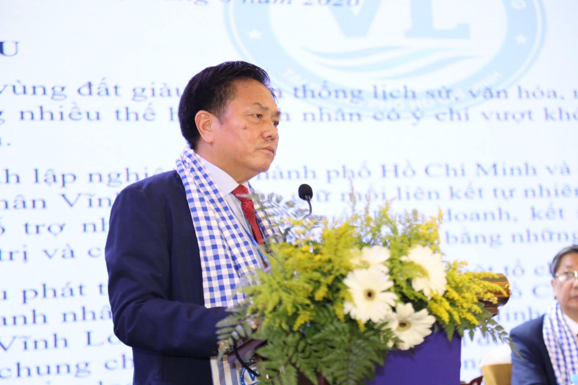 Ông Diệp Nam Hải -Tổng giám đốc công ty Cholimex, trong vai trò thành viên Ban chấp hành phát biểu tại đại hội
