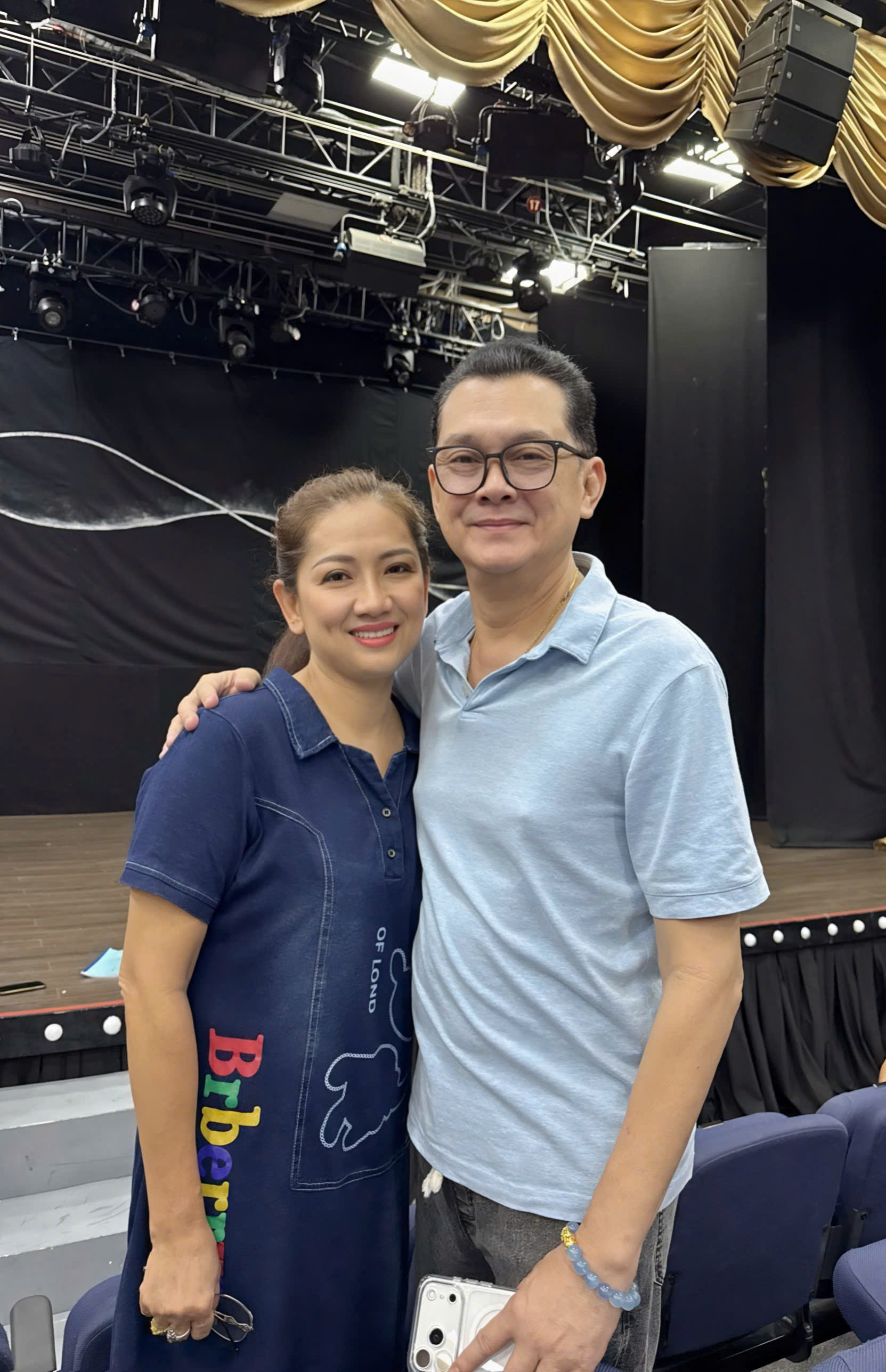 Đạo diễn Nguyễn Thu Phương cùng nghệ sĩ Hữu Châu