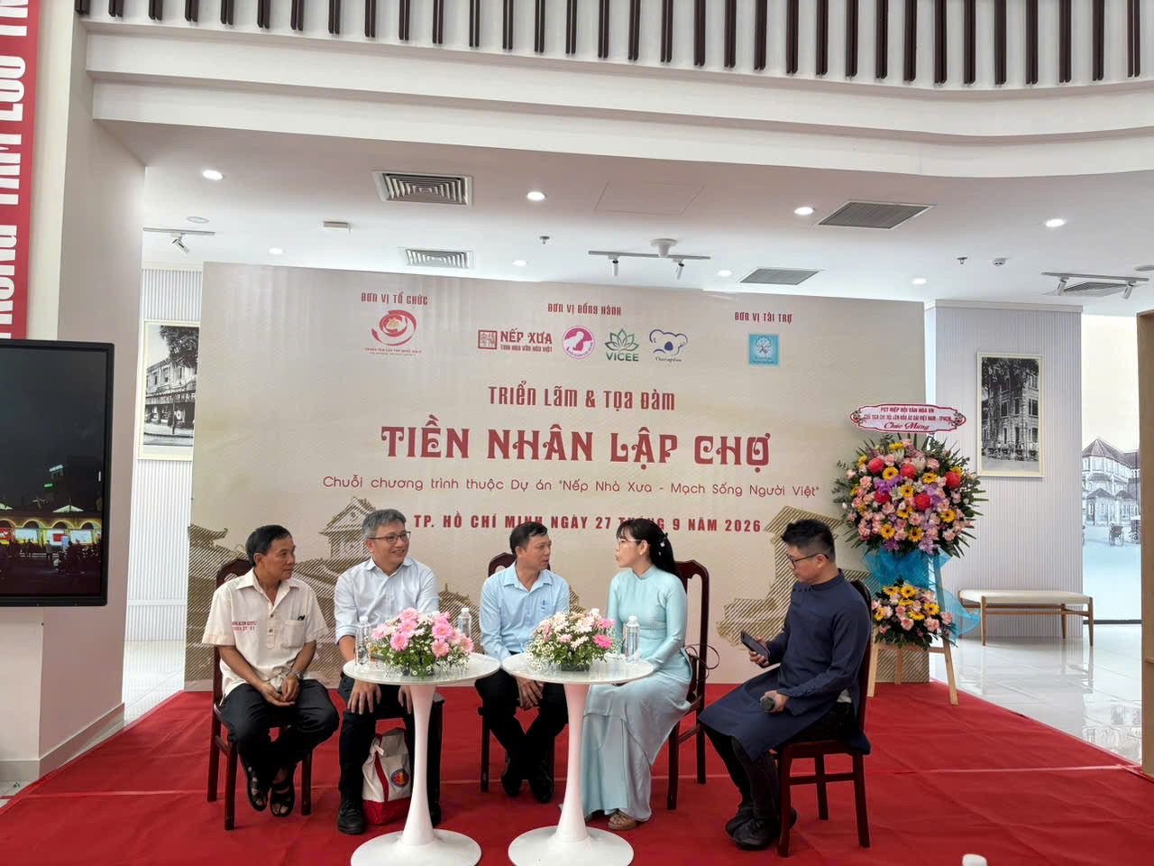 Các chuyên gia, khách mời chia sẻ về câu chuyện ký ức và hiện tại của những ngôi chợ truyền thống