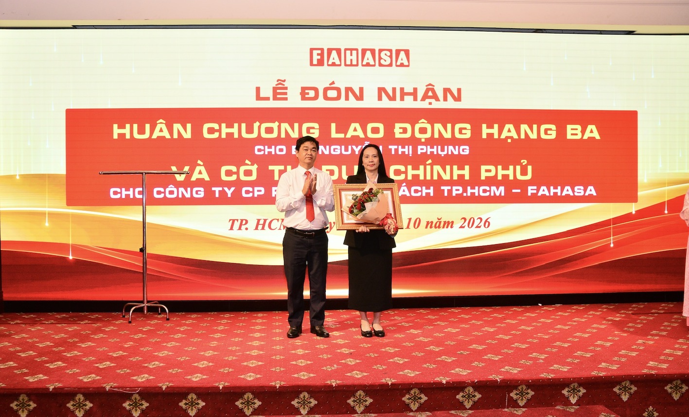 Bà Nguyễn Thị Phụng được trao Huân Chương lao động hạng 3