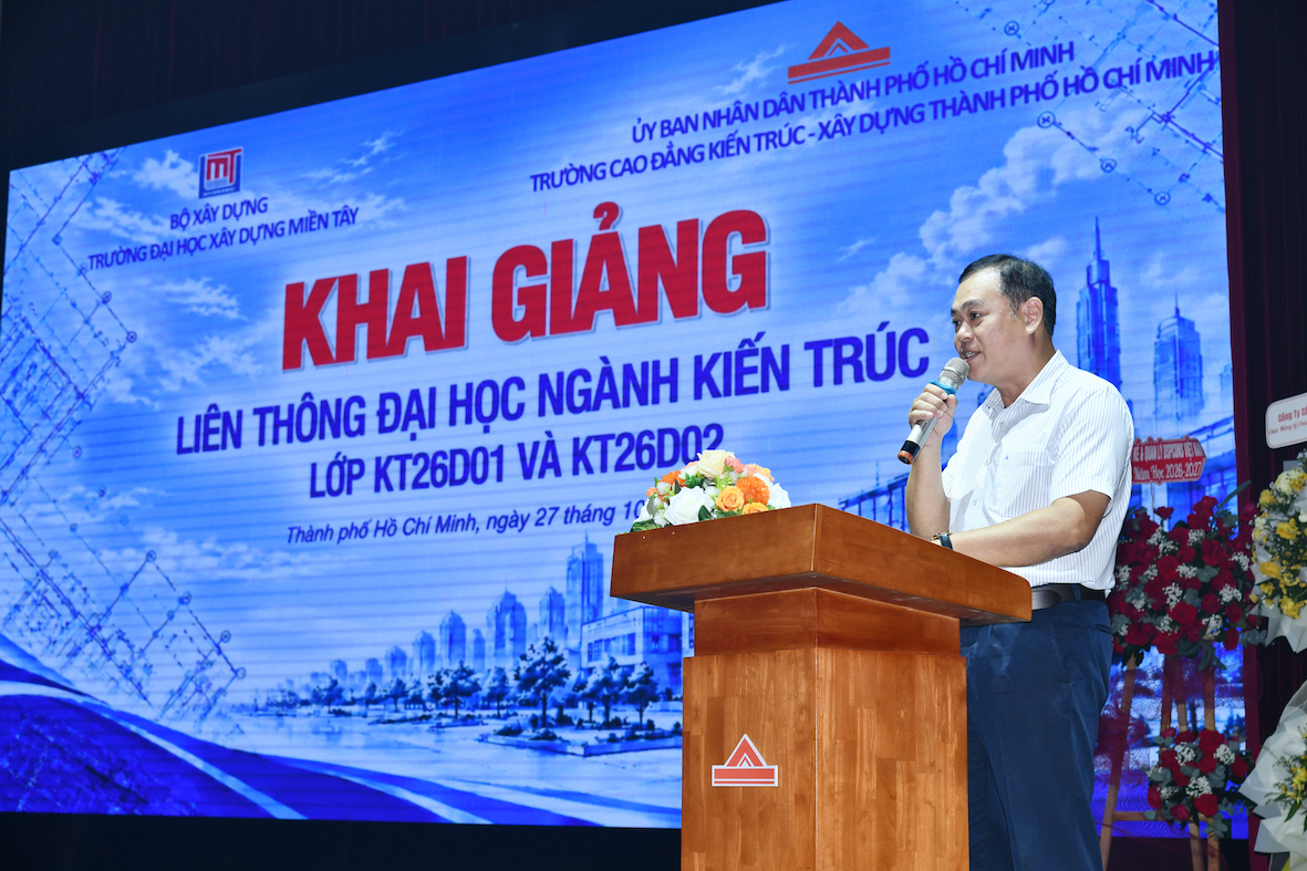 Nhà trưởng ứng dụng công nghệ hiện đại và chuyển đối số vào giảng dạy