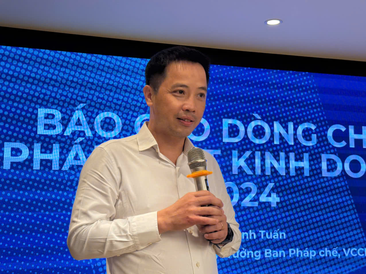  ông Đậu Anh Tuấn – Phó Tổng Thư ký, Trưởng Ban Pháp chế VCCI chia sẻ về những nghị quyết tạo nên bước chuyển mình lớn của kinh tế tư nhân. 