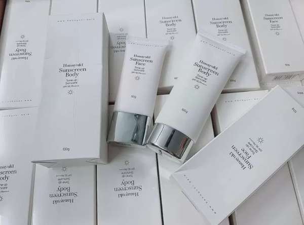 Hanayuki Sunscreen Body bị thu hồi.
