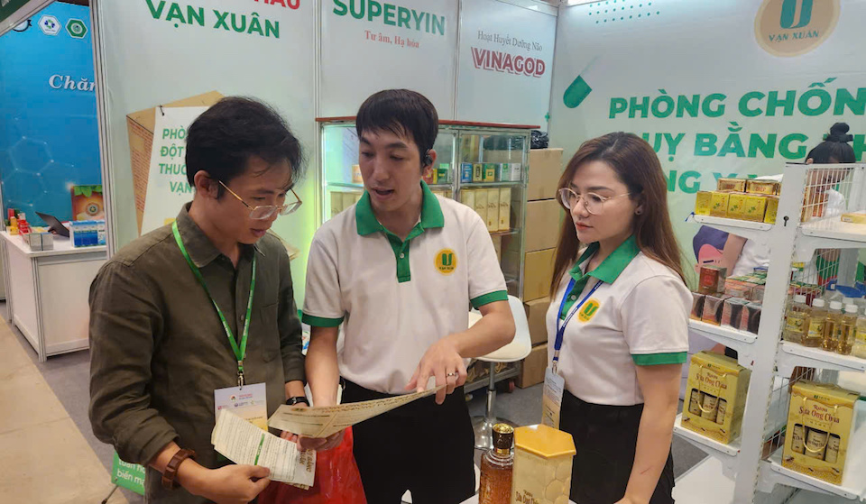 Kỷ niệm 30 năm Dược Vạn Xuân có nhiều hoạt động tri ân khách hàng. 