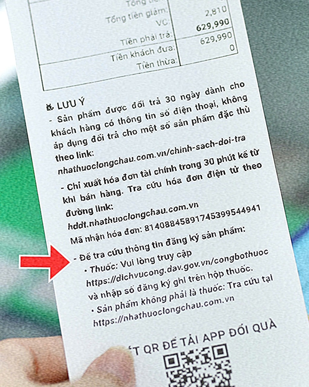 Trên mỗi hóa đơn đều có hướng dân kiểm tra nguồn gốc thuốc. 