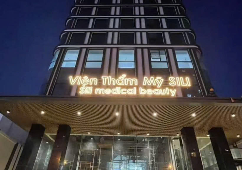 Viện thẩm mỹ SILI tại địa chỉ Vinamit Building, số 22A Nguyễn Văn Trỗi, Phường 17, quận Phú Nhuận, nơi xảy ra sai phạm. 