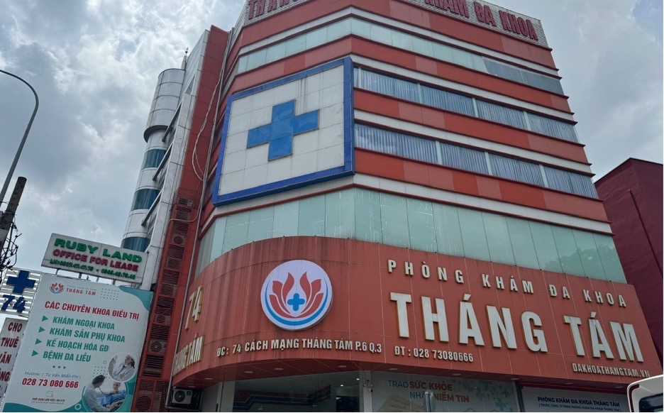 Phòng khám đa khoa Tháng Tám là điểm nóng của 