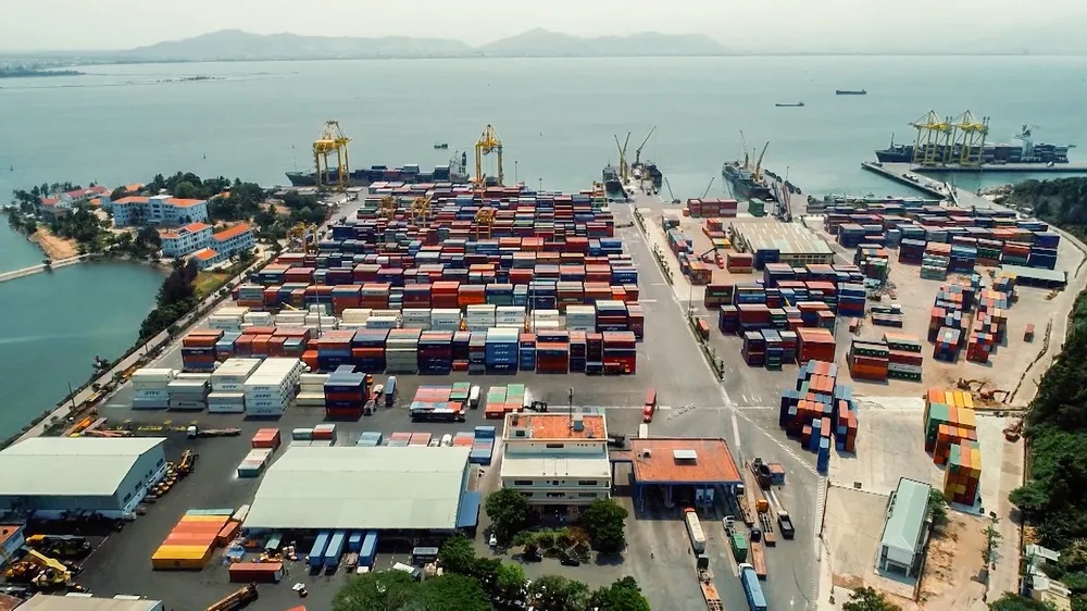 Việt Nam sở hữu nhiều hệ thống cảng biển.