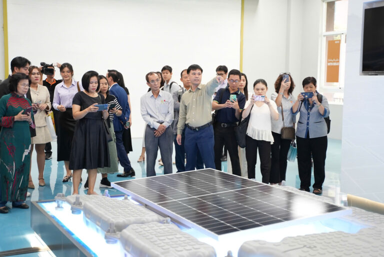 Sinh viên EIU được học tập, thực hành, nghiên cứu với những trang thiết bị hiện đại.