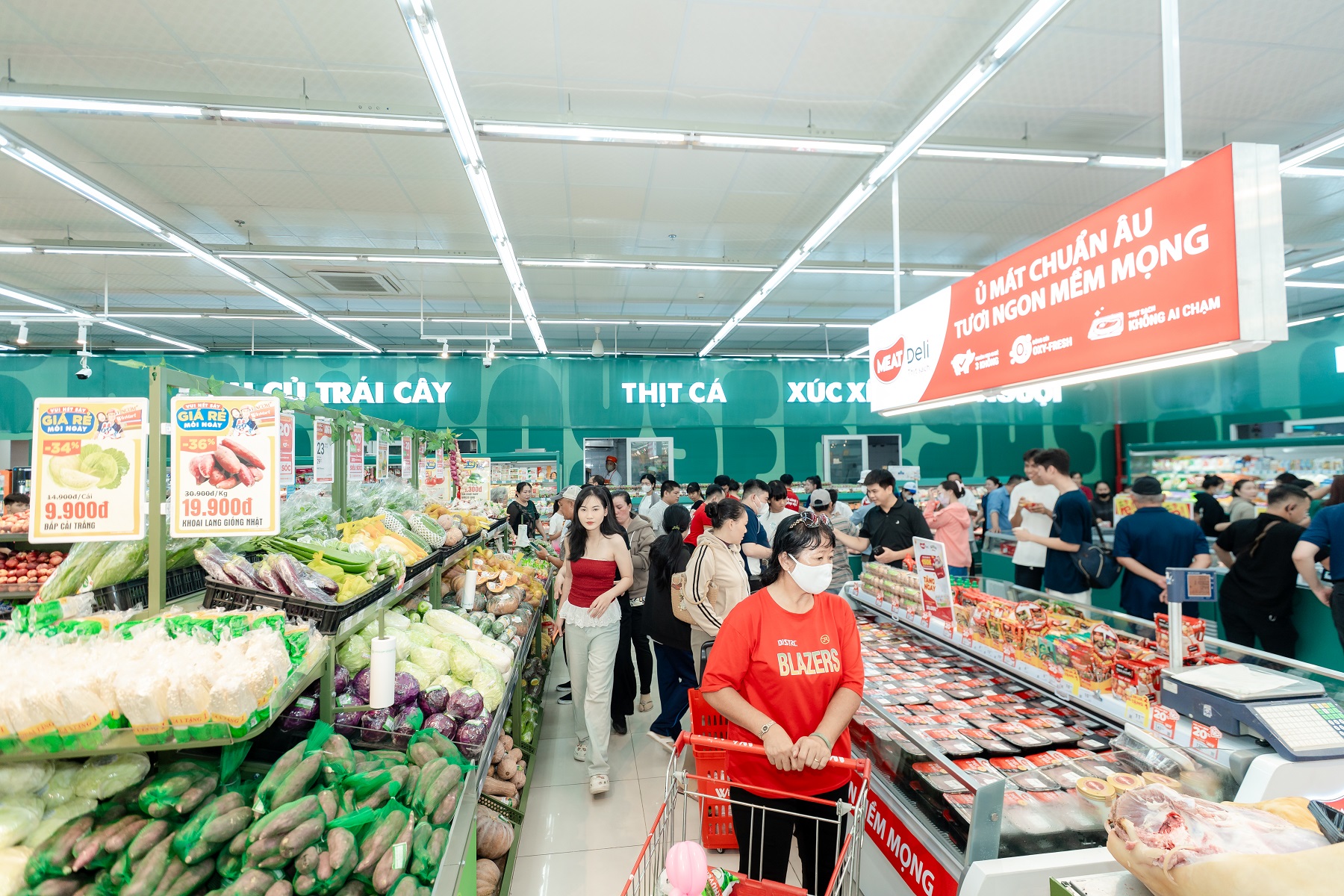 Hàng hóa phong phú, tươi ngon tại WinMart Sa Đéc (tỉnh Đồng Tháp).