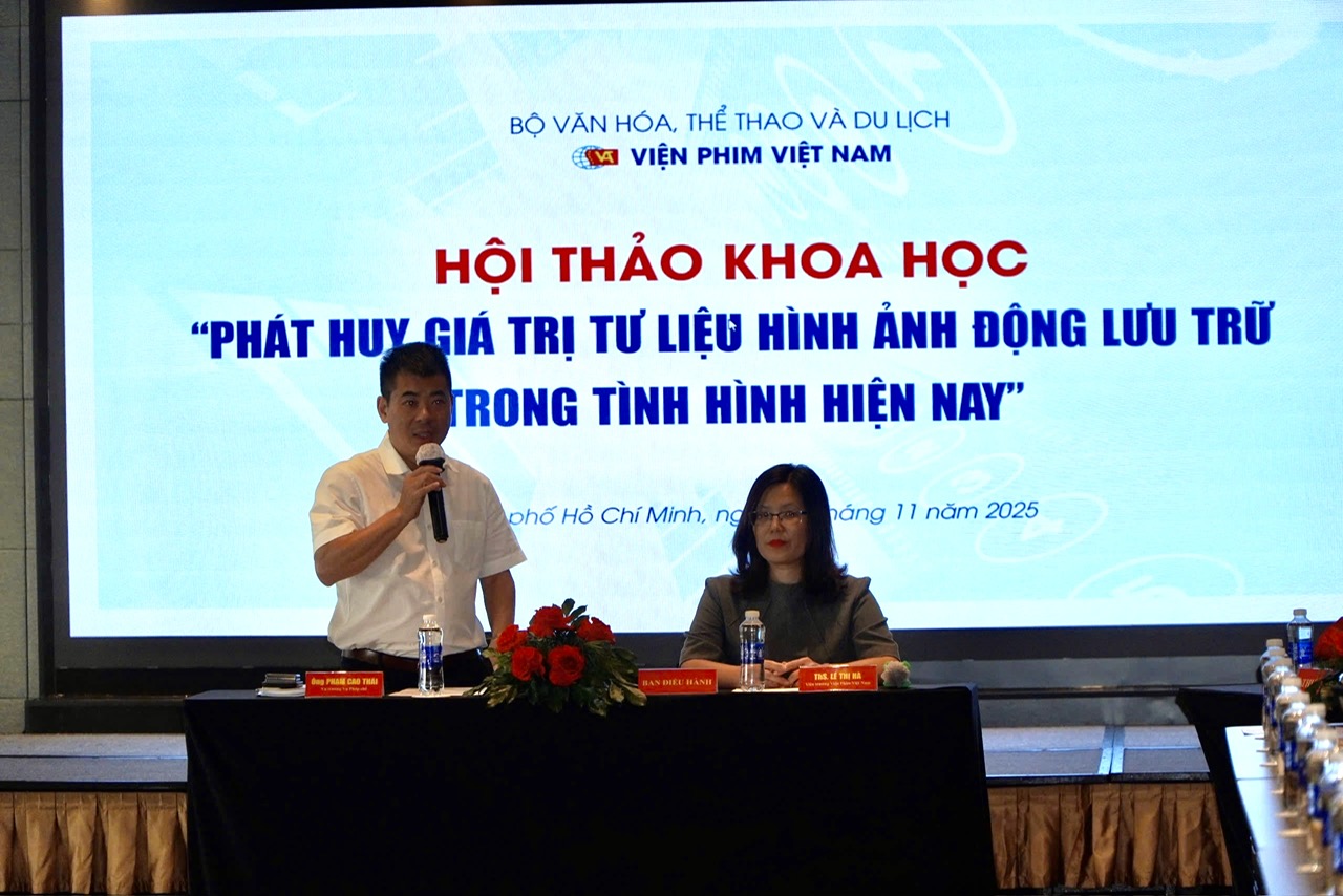 Viện trưởng Viện Phim Việt Nam và ông Phạm Cao Thái - Vụ trưởng Vụ Pháp chế Bộ VHTTDU điều phối hội thảo. 