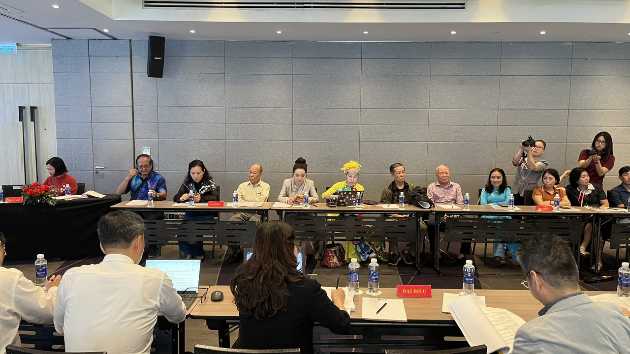 Nhiều chuyên gia tham dự chương trình. 